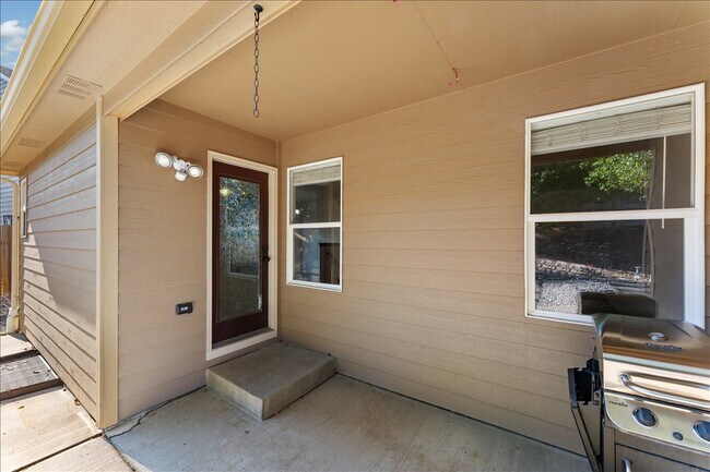 Building Photo - 4503 W 30th Street Rd