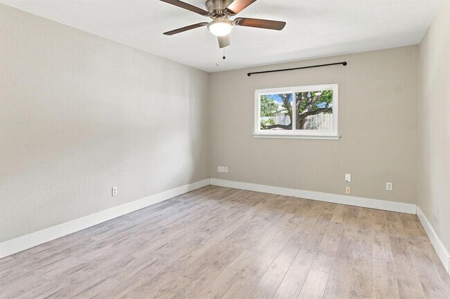Building Photo - 12713 Rhea Ct