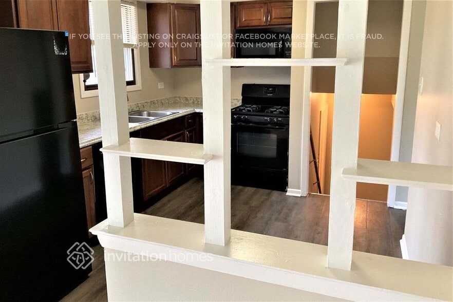 Building Photo - 6215 Sunflower Dr