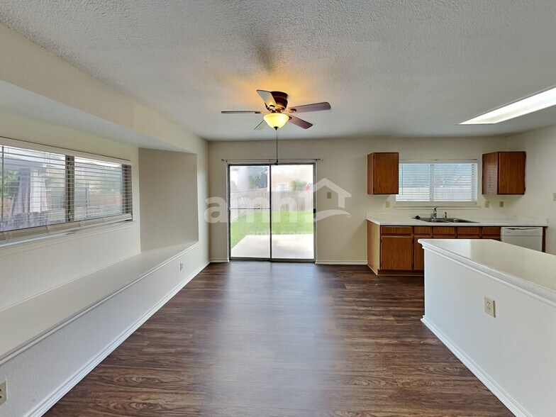 Building Photo - 6422 Beech Trail Dr