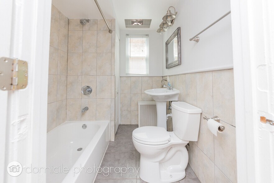 Building Photo - 4906 N Marmora Ave