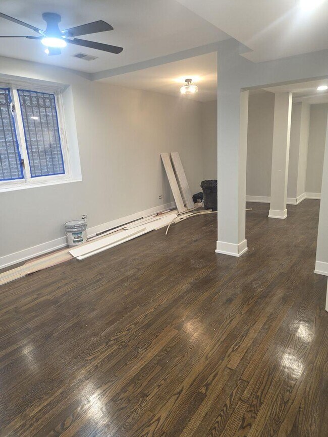Building Photo - 3 bedroom in Chicago IL 60647