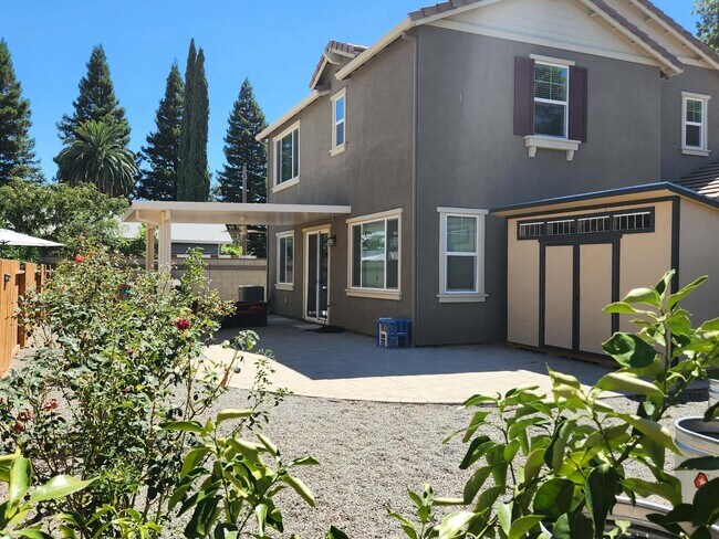 Building Photo - 3043 Vasquez Ct