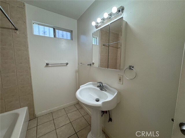 Building Photo - 1372 W 36th St