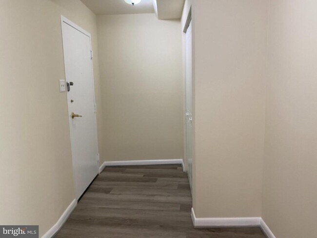 Building Photo - 301 Beauregard St