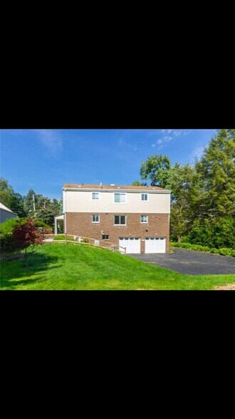 Building Photo - 110 Schars Ln
