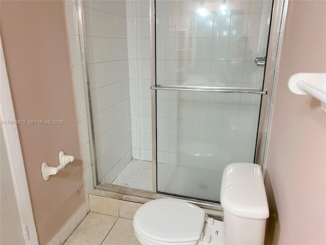 Building Photo - 6518 SW 41st St