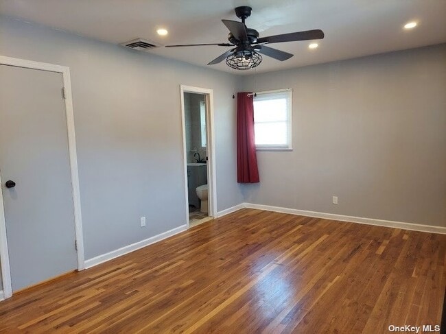 Building Photo - 4647 Merrick Rd