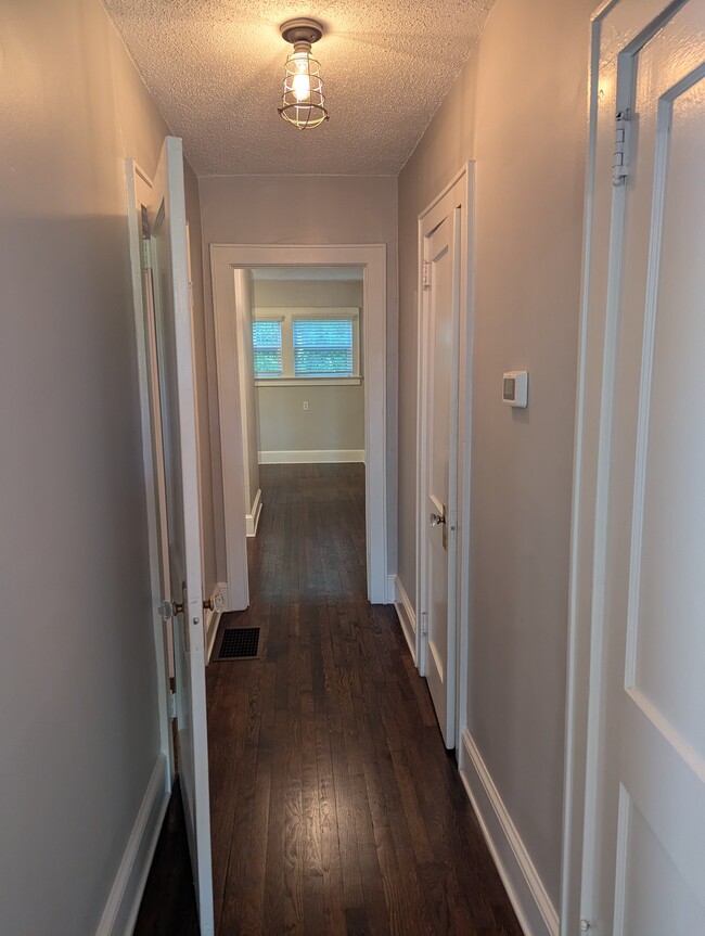 Building Photo - 720 Berne St SE Apt B