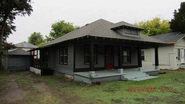 Building Photo - Old town north home newly redone