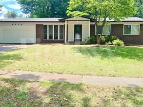 Building Photo - 2275 Glenoro Dr