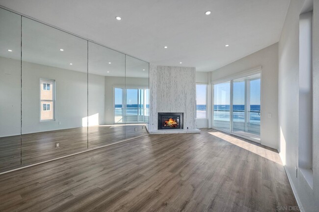 Building Photo - 3285 Ocean Front Walk