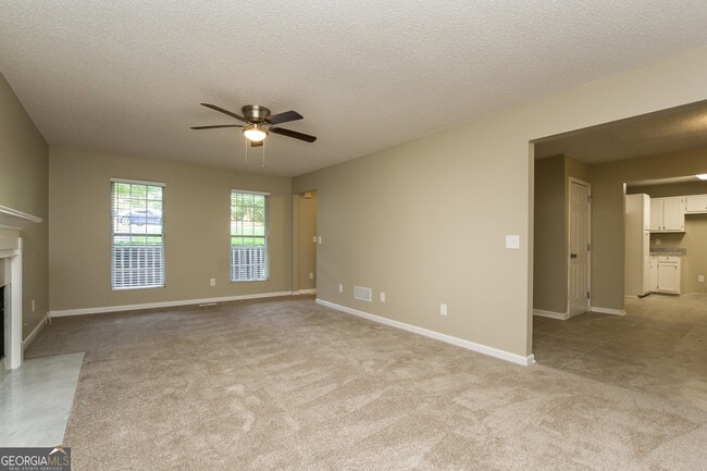 Building Photo - 278 Castleair Dr NE