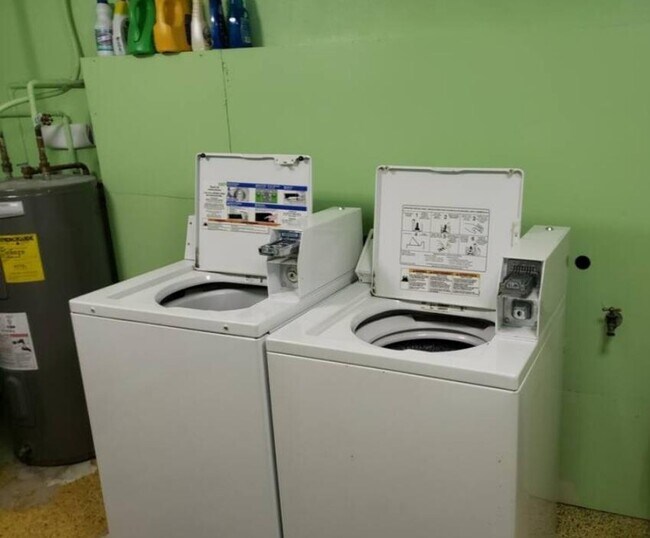 Building Photo - 555 N Pearl St