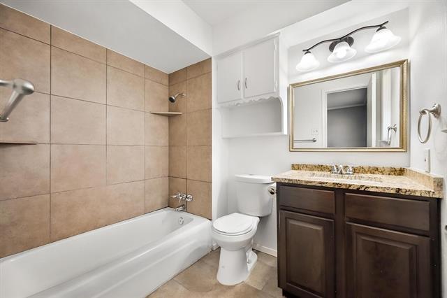 Building Photo - 8351 Lullwater Dr