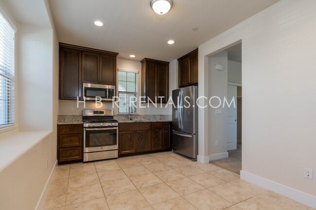 Building Photo - CASITA IN HANSEN VILLAGE - Mountain House MOVE IN READY