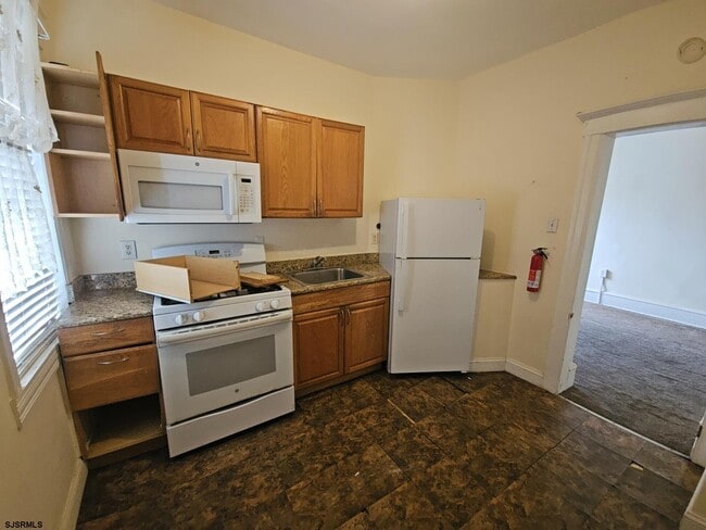 Building Photo - 3818 Ventnor Ave