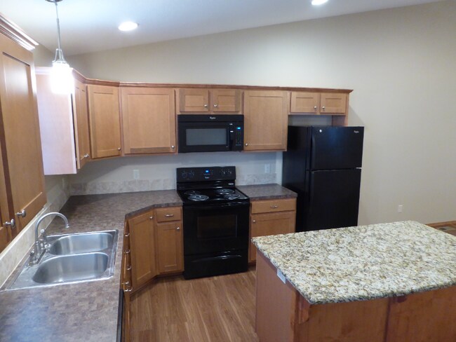 Building Photo - 3019 Cottonwood Hill Dr