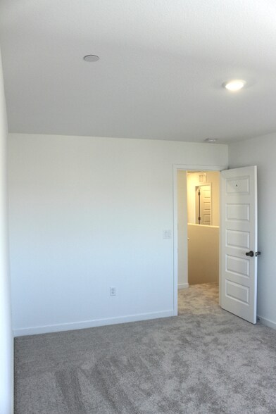 Building Photo - 12663 Snowy Owl Wy