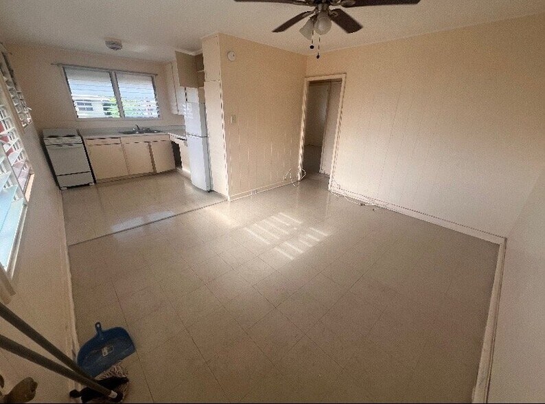 Building Photo - 94-965-965 Awanei St