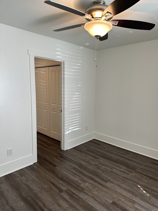 Building Photo - 95 Valley Dr