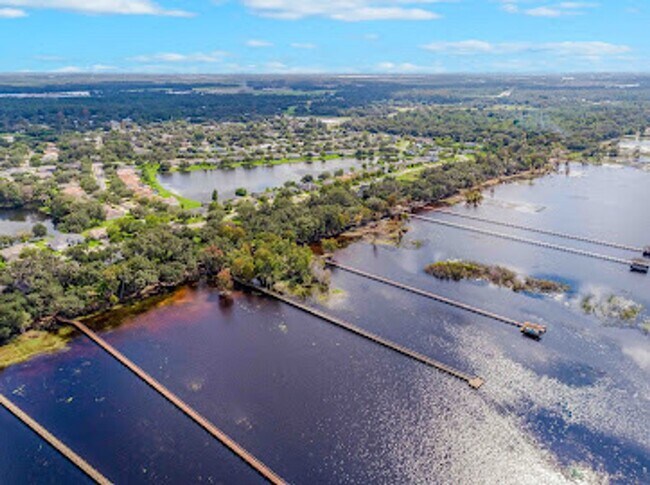 Building Photo - St. Cloud 4 Bedroom, 4 Bathroom Pool Home with Lake View