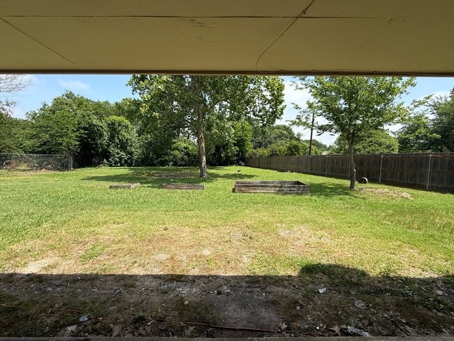 Building Photo - 508 Dogwood Trail