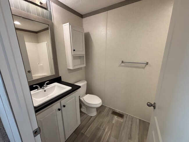 Building Photo - 261 Cambridge Dr