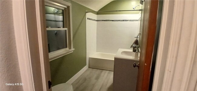 Building Photo - 183 Thorncliffe Dr