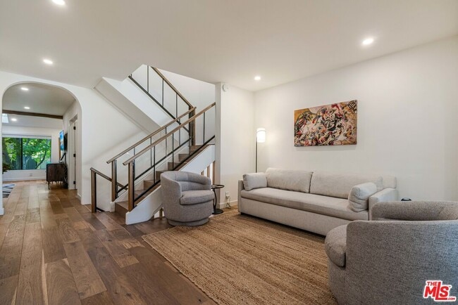 Building Photo - 5011 Showboat Pl