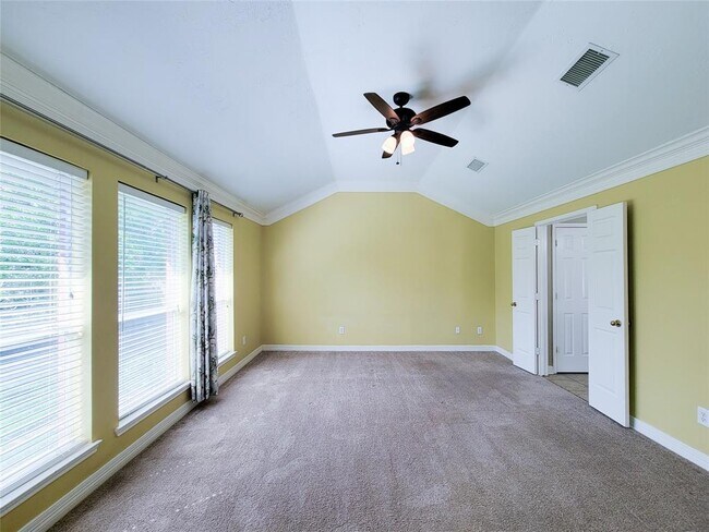 Building Photo - 3218 Vanity Dr