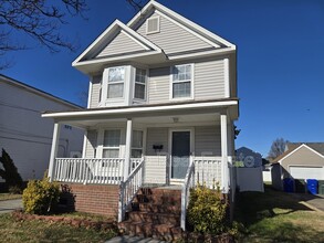 Building Photo - 831 Marshall Ave