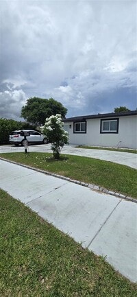 Building Photo - 9805 Marlin Rd