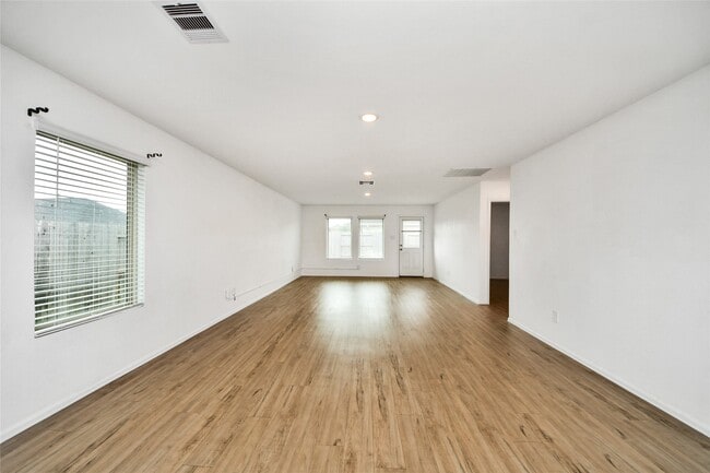 Building Photo - 18915 Sorento Bay Ln