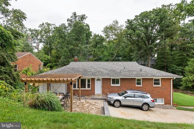 Building Photo - 7409 Aspen Ave