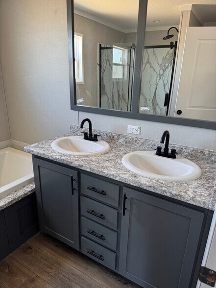 Building Photo - 250 Patriot Ln