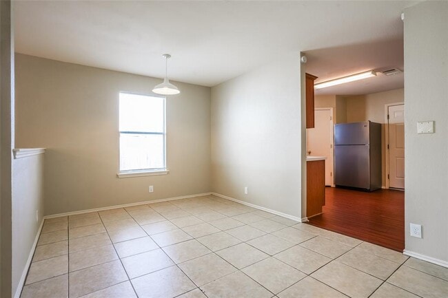 Building Photo - 5813 Wideleaf Dr