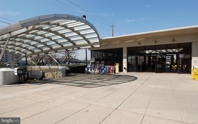 Building Photo - 11801 ROCKVILLE PIK Pike