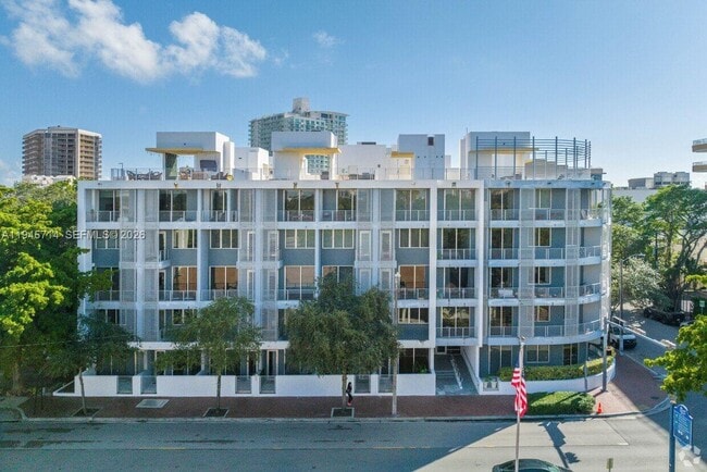 Building Photo - 3339 Virginia St