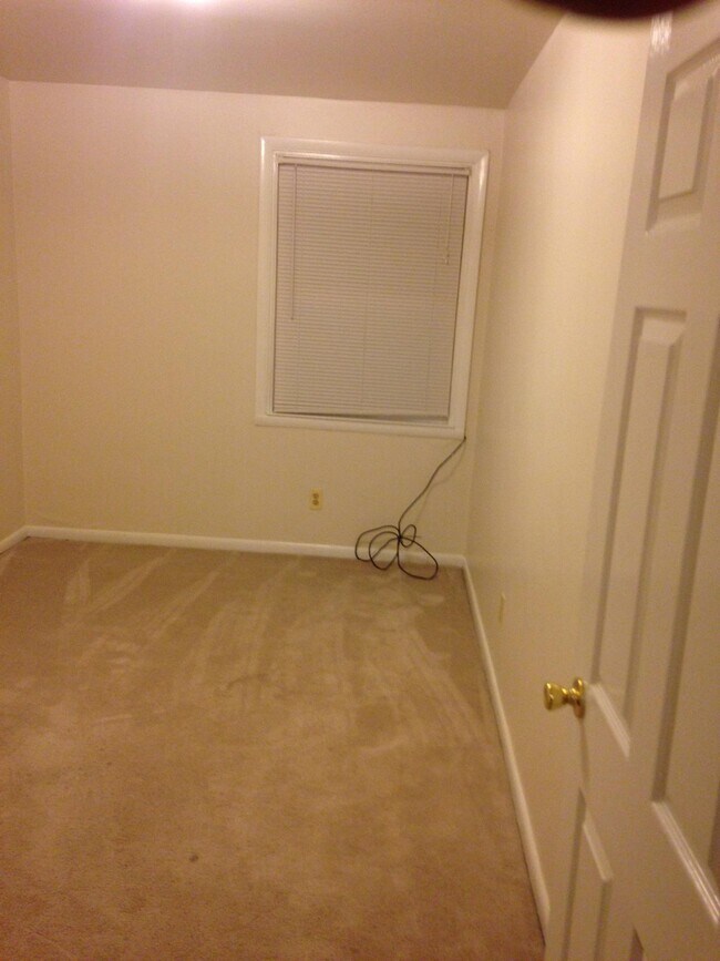 Building Photo - 1975 Beyer Ave