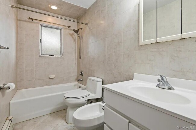 Building Photo - 11 7th St