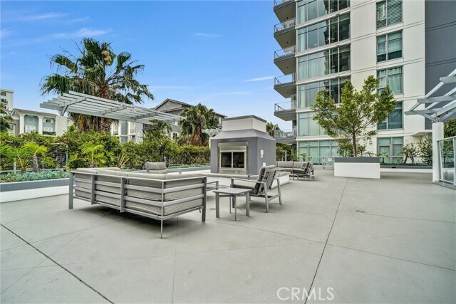 Building Photo - 411 W Seaside Way