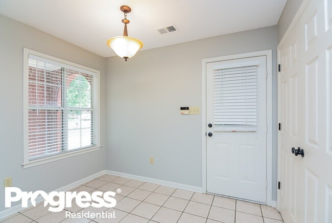 Building Photo - 3462 Clepsyda Dr