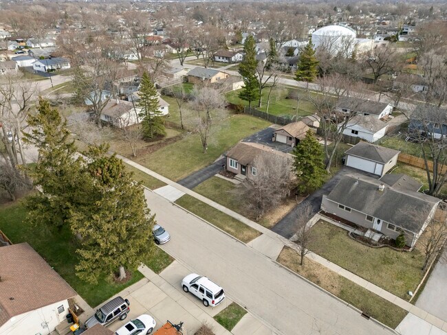 Building Photo - 25 McCabe Dr