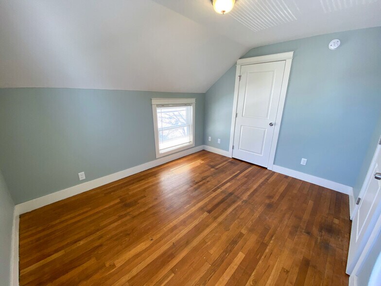 Building Photo - 36 Dwight Ave SE