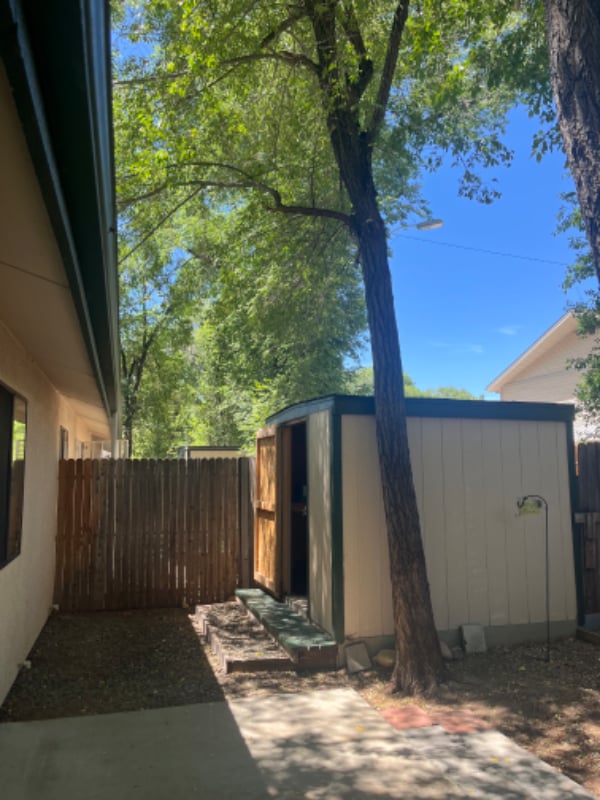 Building Photo - 878 Valley St