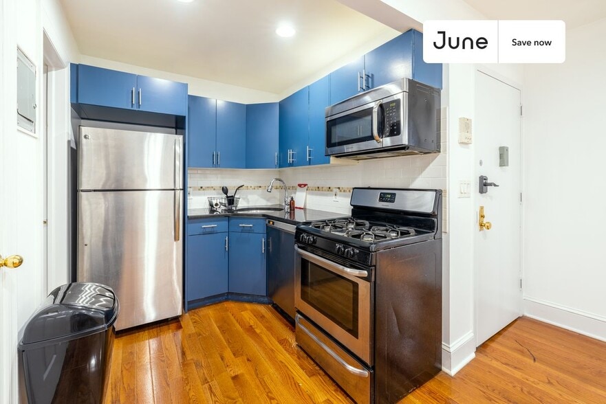 Building Photo - 345 E 21 St