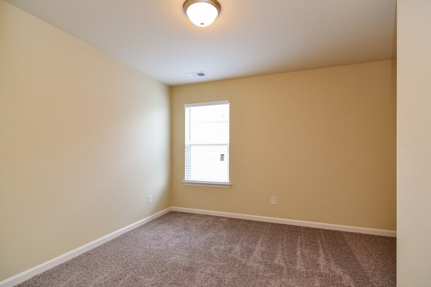 Building Photo - 534 Lobdale Falls Dr