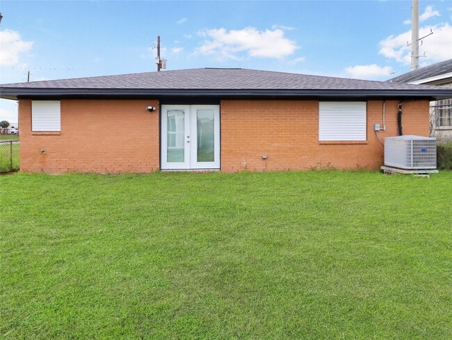 Building Photo - 3105 Church St