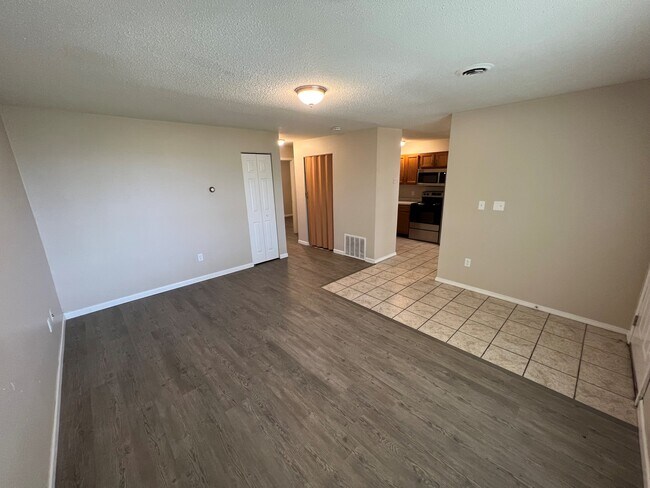 Building Photo - 2608 Dale Dr